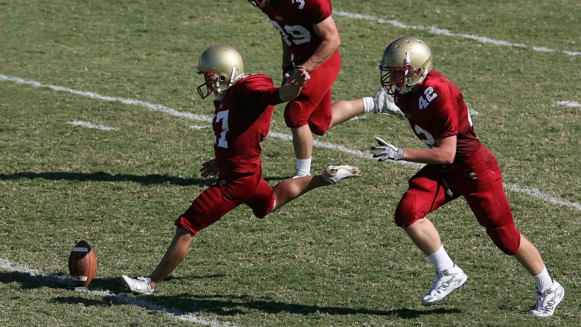 九游APP官网-中国足球裁判执裁水平稳步提升，国际认可度增强，中国足球裁判规则
